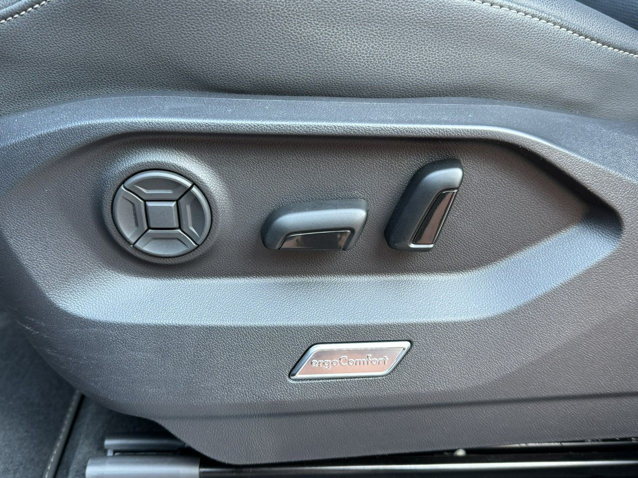 SUV/ Todoterreno Volkswagen Touareg: foto 36