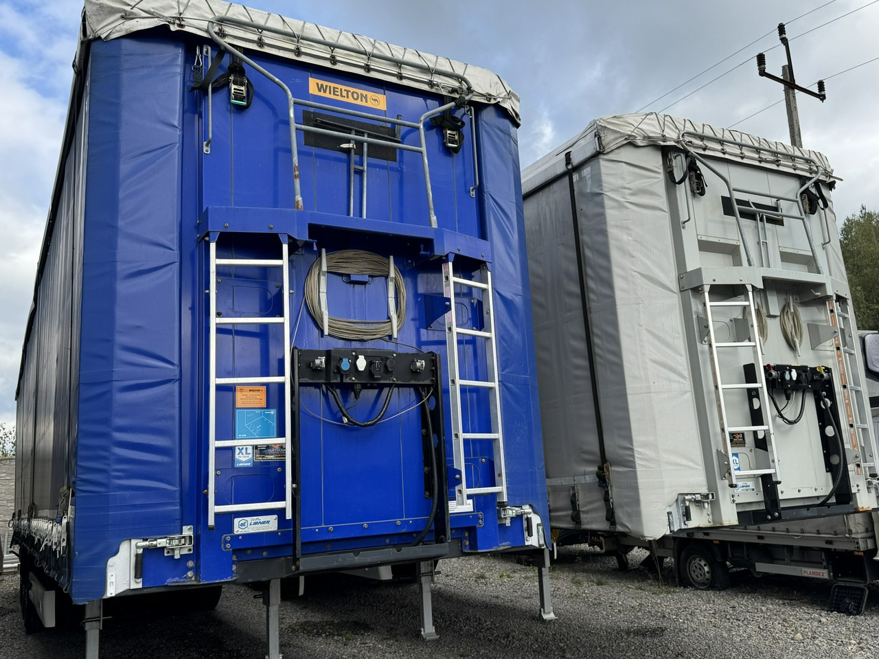 Wielton Standard na osiach SAF LIBNER DO PALET, ZRĄBKI, TROCIN - Semirremolque lona: foto 2 Wielton Standard na osiach SAF LIBNER DO PALET, ZRĄBKI, TROCIN - Semirremolque lona: foto 2