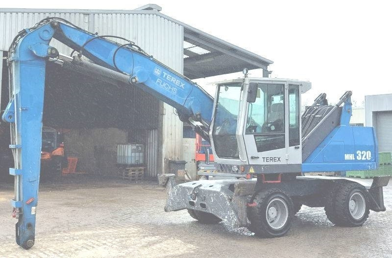 Fuchs MHL 320 D - Manipulador de materiales: foto 2 Fuchs MHL 320 D - Manipulador de materiales: foto 2