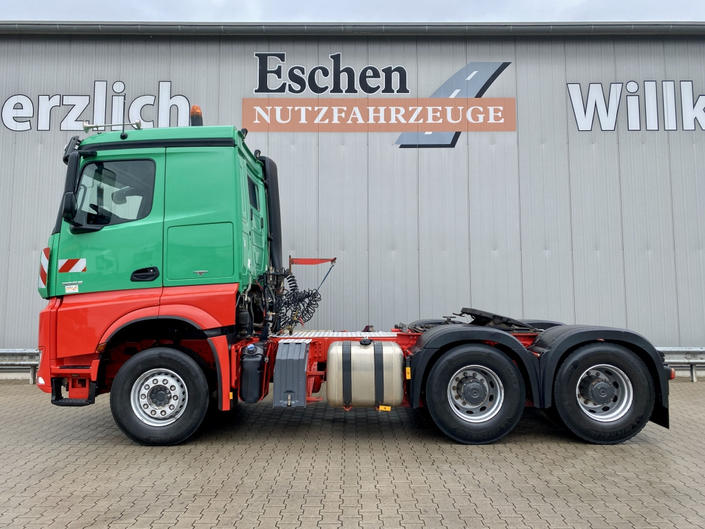 Mercedes-Benz 2663 LS Arocs 6x4 - Cabeza tractora: foto 2 Mercedes-Benz 2663 LS Arocs 6x4 - Cabeza tractora: foto 2
