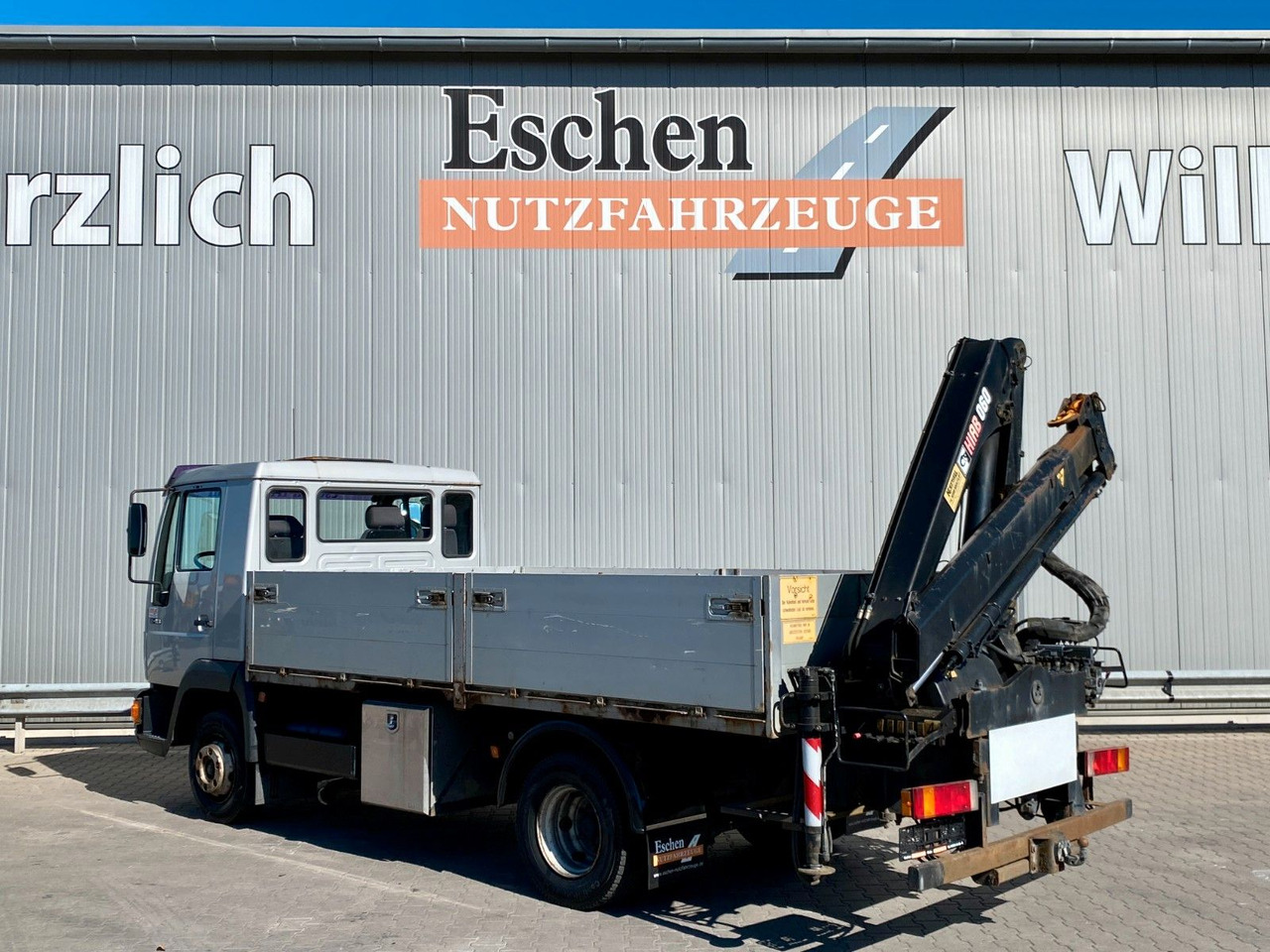 MAN 8.113 LC | HIAB 060-2*3x Sitze*Blatt*Kugel-AHK MAN 8.113 LC | HIAB 060-2*3x Sitze*Blatt*Kugel-AHK - Furgoneta caja abierta: foto 4 MAN 8.113 LC | HIAB 060-2*3x Sitze*Blatt*Kugel-AHK MAN 8.113 LC | HIAB 060-2*3x Sitze*Blatt*Kugel-AHK - Furgoneta caja abierta: foto 4