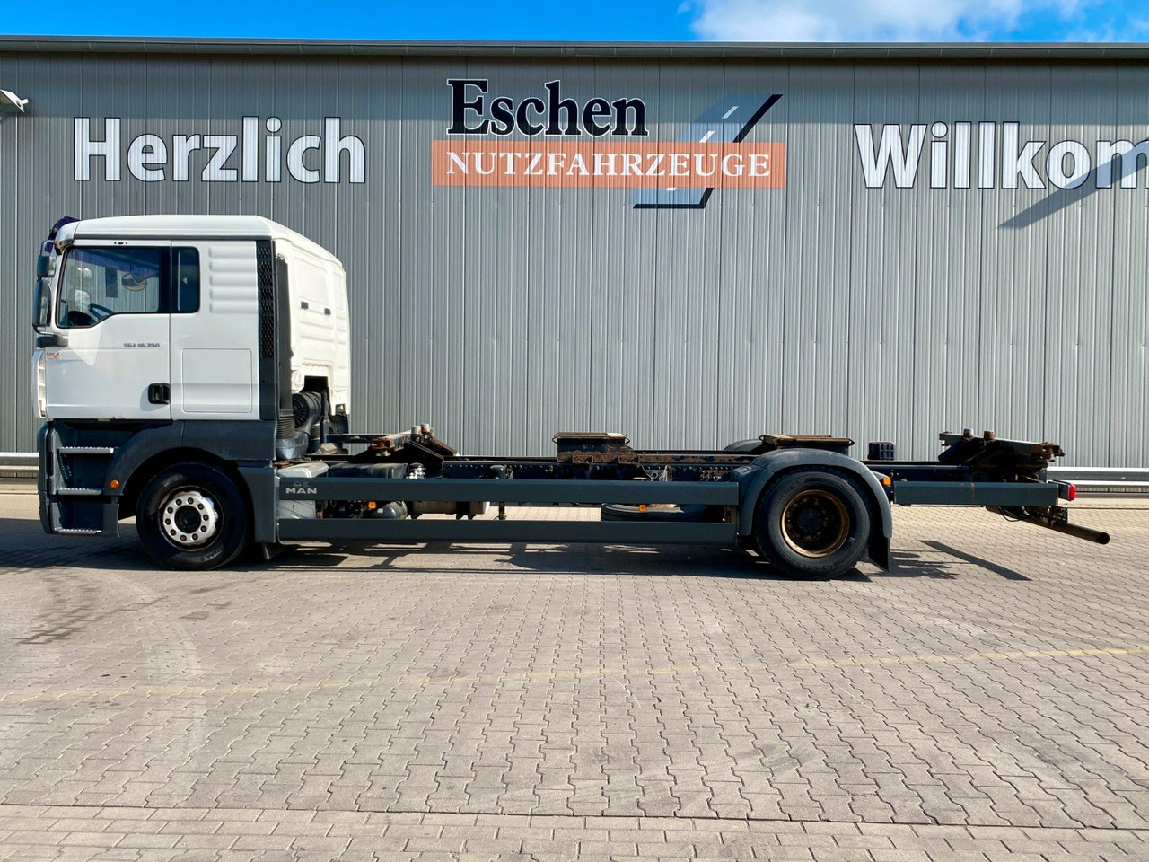 MAN TGA 18.350 LL Fahrschule*Driving school*5 Sitze MAN TGA 18.350 LL Fahrschule*Driving school*5 Sitze - Camión portacontenedore/ Intercambiable: foto 2 MAN TGA 18.350 LL Fahrschule*Driving school*5 Sitze MAN TGA 18.350 LL Fahrschule*Driving school*5 Sitze - Camión portacontenedore/ Intercambiable: foto 2