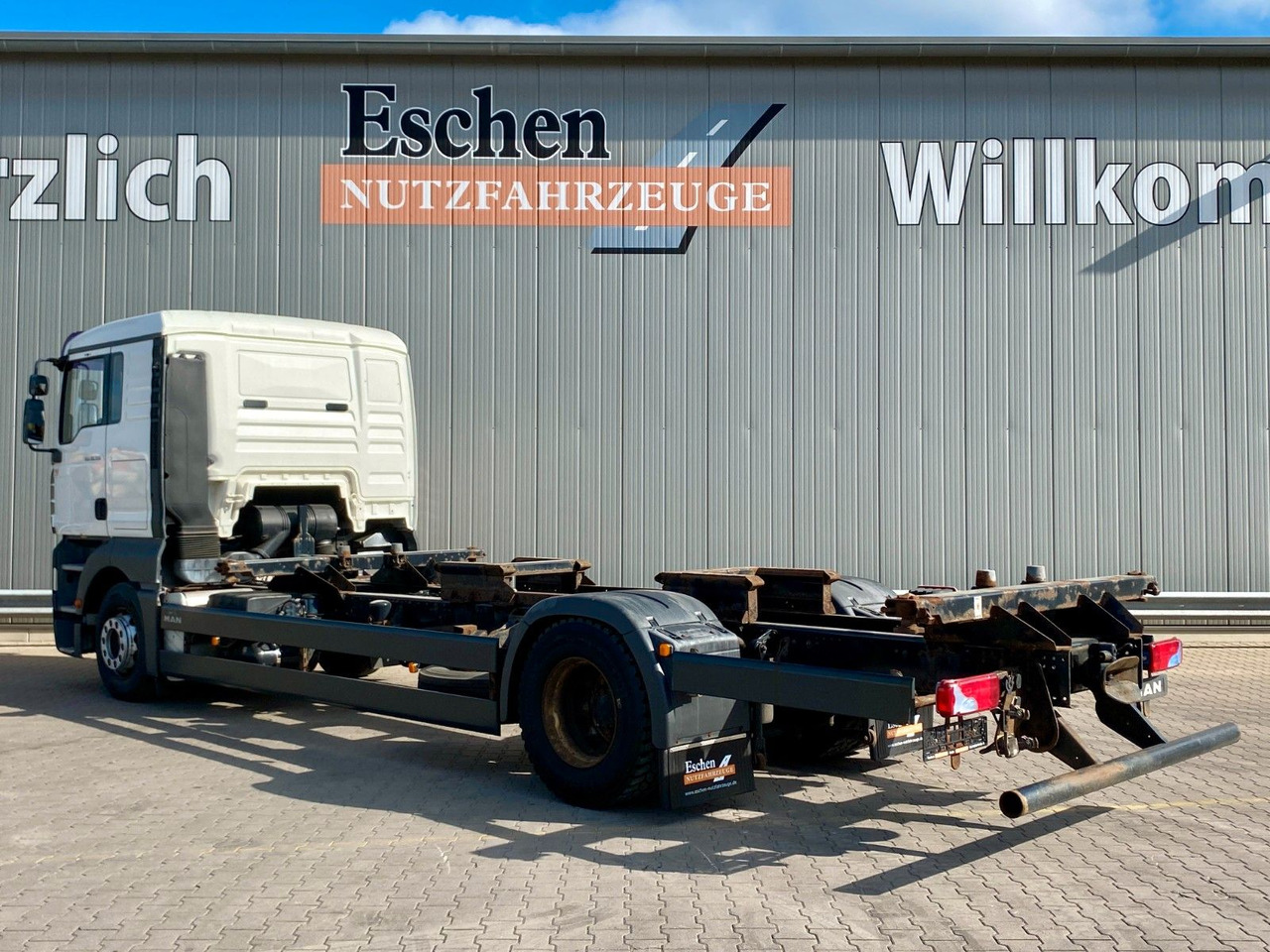 MAN TGA 18.350 LL Fahrschule*Driving school*5 Sitze MAN TGA 18.350 LL Fahrschule*Driving school*5 Sitze - Camión caja abierta: foto 3 MAN TGA 18.350 LL Fahrschule*Driving school*5 Sitze MAN TGA 18.350 LL Fahrschule*Driving school*5 Sitze - Camión caja abierta: foto 3