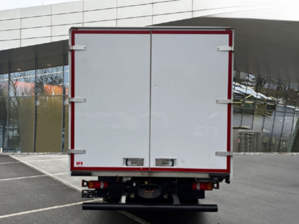 MAN TGL 8.220 4x2 BL - Camión caja cerrada: foto 4 MAN TGL 8.220 4x2 BL - Camión caja cerrada: foto 4