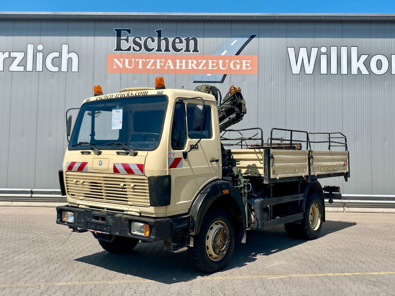 Mercedes-Benz 1017 4x4 Allrad Pritsche | HIAB 060-2 Kran*36TKM - Camión caja abierta, Camión grúa: foto 1 Mercedes-Benz 1017 4x4 Allrad Pritsche | HIAB 060-2 Kran*36TKM - Camión caja abierta, Camión grúa: foto 1