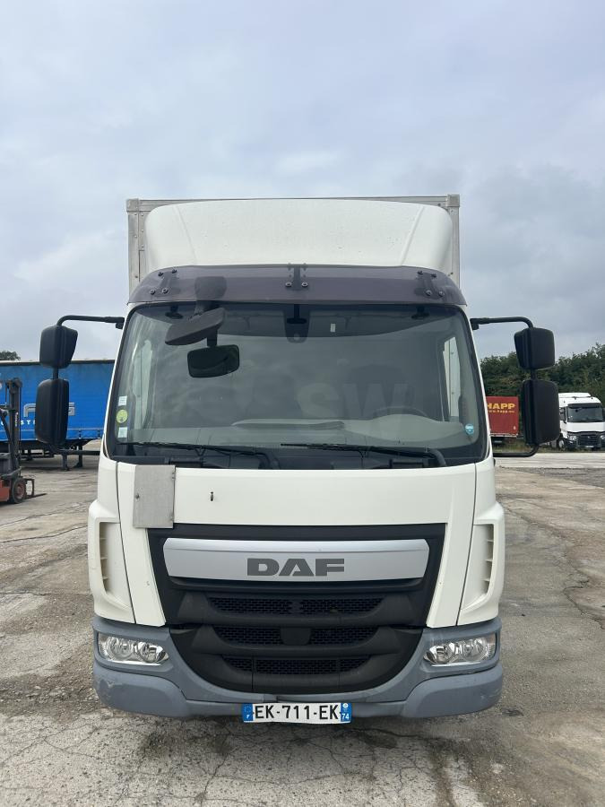DAF LF 210 - Camión caja cerrada: foto 1 DAF LF 210 - Camión caja cerrada: foto 1