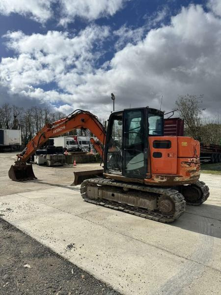 Hitachi ZX85USB-5A - Excavadora de cadenas: foto 1 Hitachi ZX85USB-5A - Excavadora de cadenas: foto 1