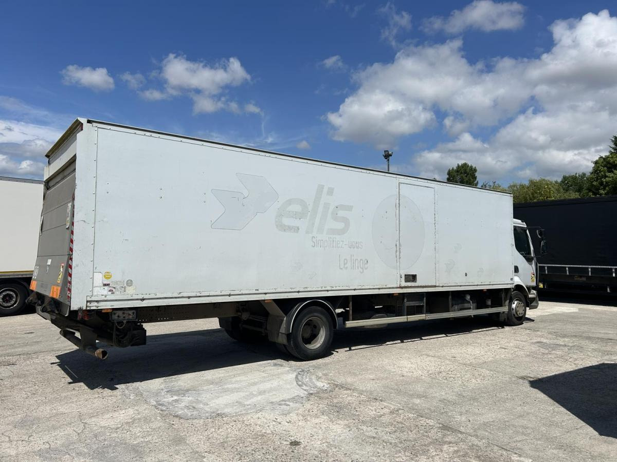 Renault Midlum 180 - Camión caja cerrada: foto 3 Renault Midlum 180 - Camión caja cerrada: foto 3