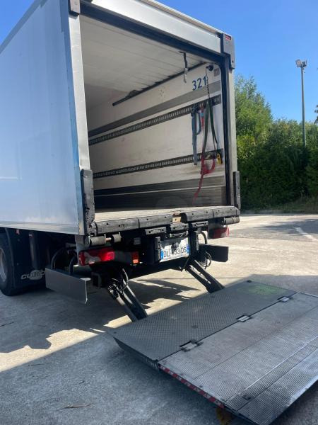 Scania R 320 - Camión frigorífico: foto 4 Scania R 320 - Camión frigorífico: foto 4