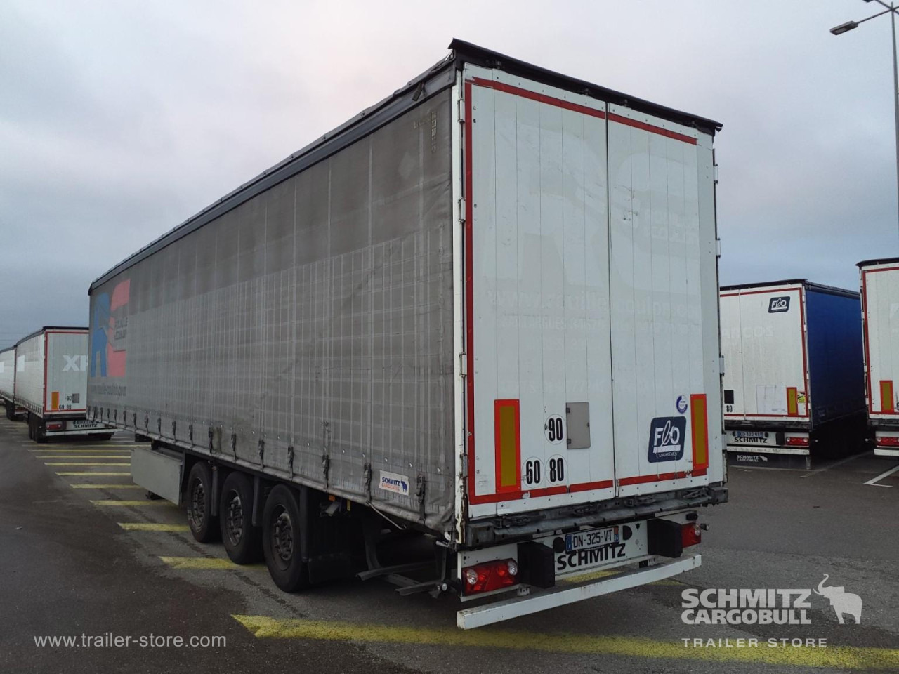 SCHMITZ Curtainsider Standard - Semirremolque lona: foto 2 SCHMITZ Curtainsider Standard - Semirremolque lona: foto 2
