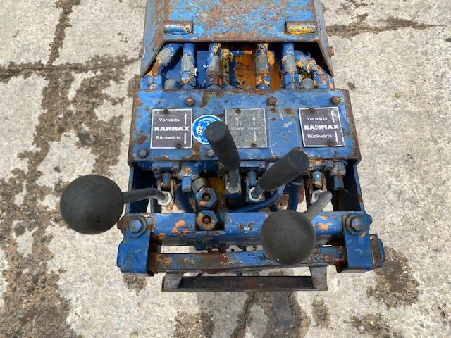 Mini compactadora Rammax RW 700: foto 6