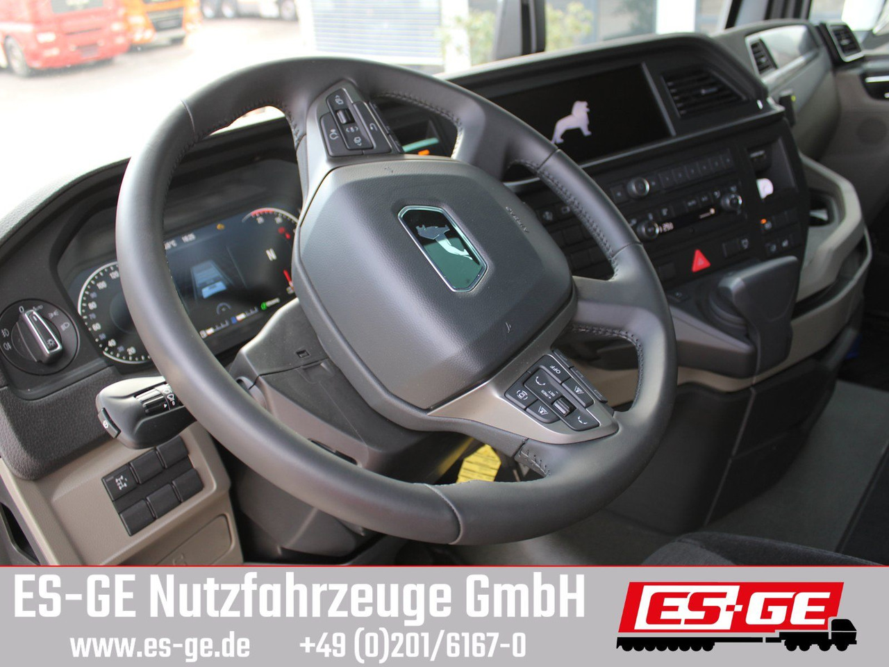 MAN TGX 33.540 6x4 BL SA mit Fassi F545RA.2.26 - Cabeza tractora: foto 4 MAN TGX 33.540 6x4 BL SA mit Fassi F545RA.2.26 - Cabeza tractora: foto 4