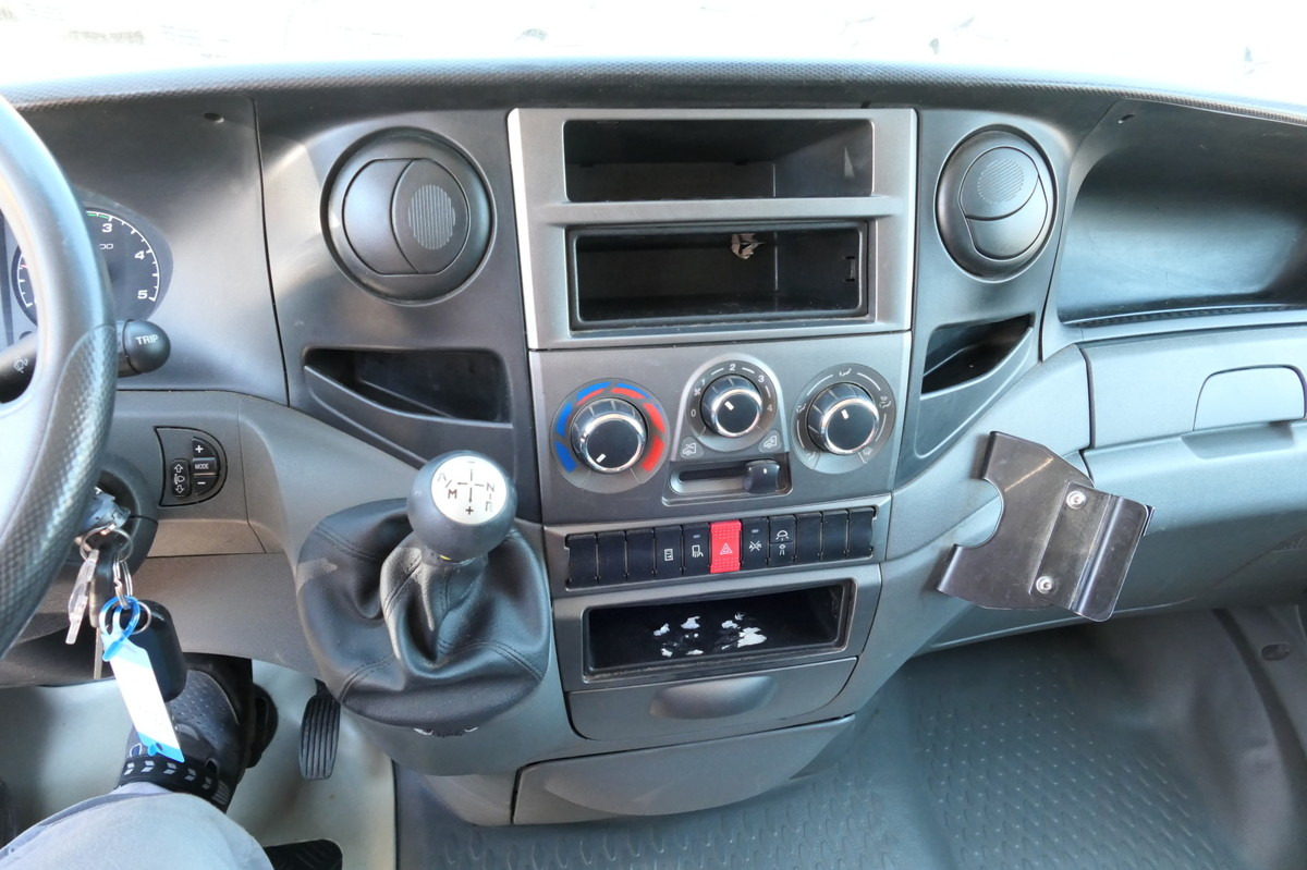Furgoneta caja cerrada IVECO Daily 35 S11 C30C AUTOMATIK KAMERA MAXI Regale L: foto 8