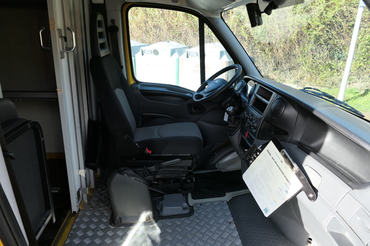 IVECO Daily 35 S11 C30C AUTOMATIK KAMERA Regale LUFT D - Furgoneta caja cerrada: foto 5 IVECO Daily 35 S11 C30C AUTOMATIK KAMERA Regale LUFT D - Furgoneta caja cerrada: foto 5