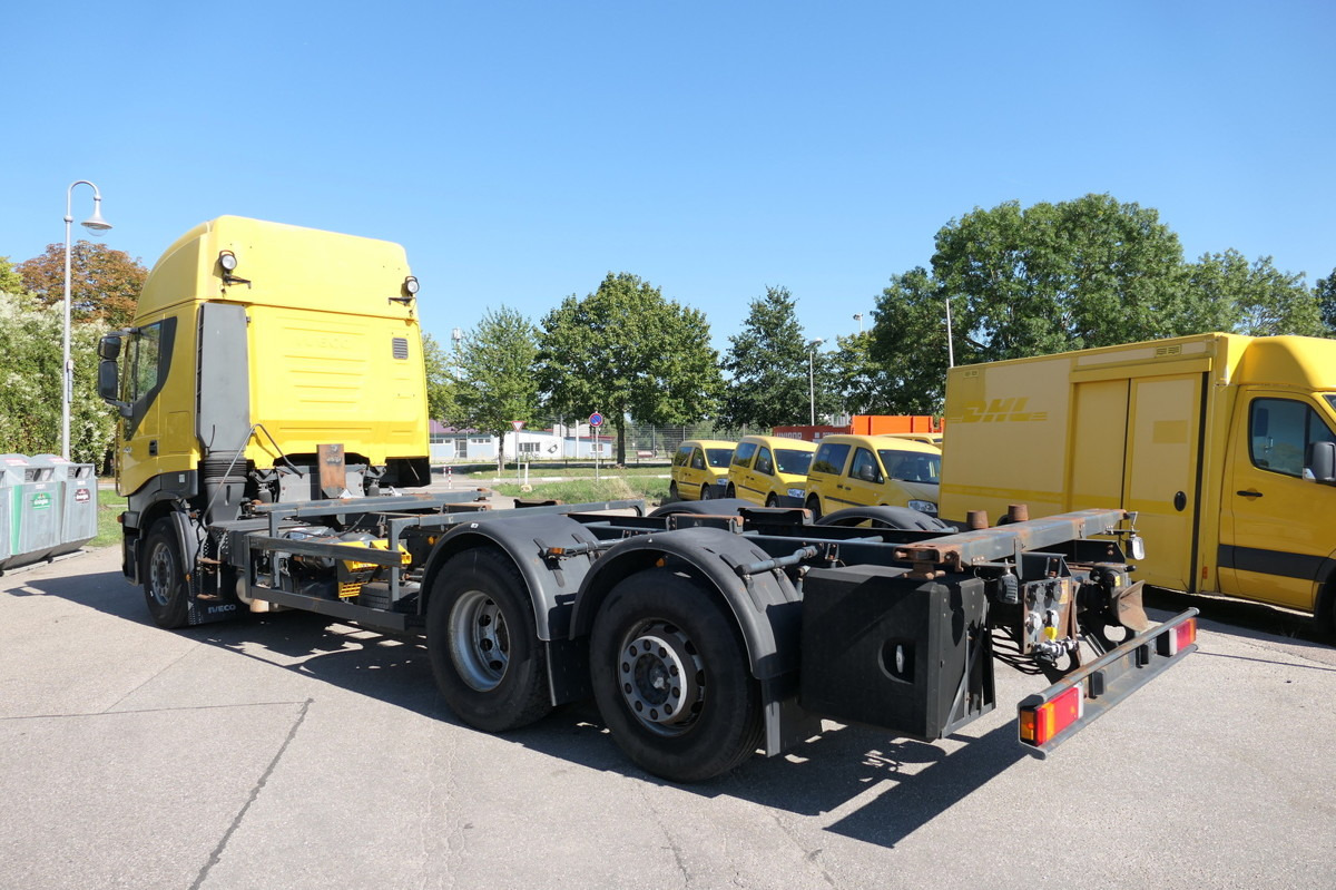 IVECO STRALIS AS 260 S42 Y/FS-CM AHK Lenk- und Liftach - Camión portacontenedore/ Intercambiable: foto 1 IVECO STRALIS AS 260 S42 Y/FS-CM AHK Lenk- und Liftach - Camión portacontenedore/ Intercambiable: foto 1