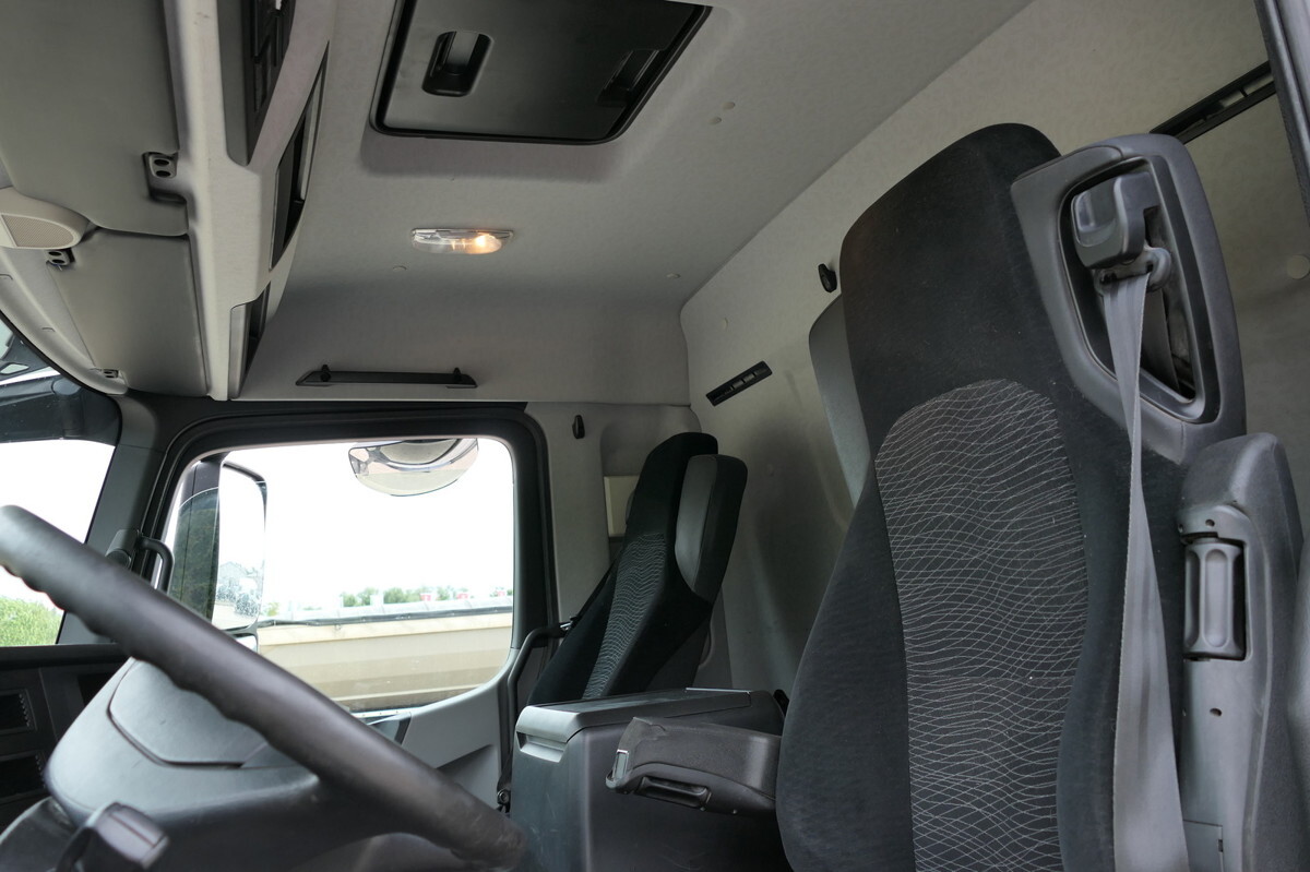 Foto del interior 2: Camión caja abierta, Camión grúa MERCEDES-BENZ Antos 2540 L KLIMA Palfinger-Kran PK15001L Lenka