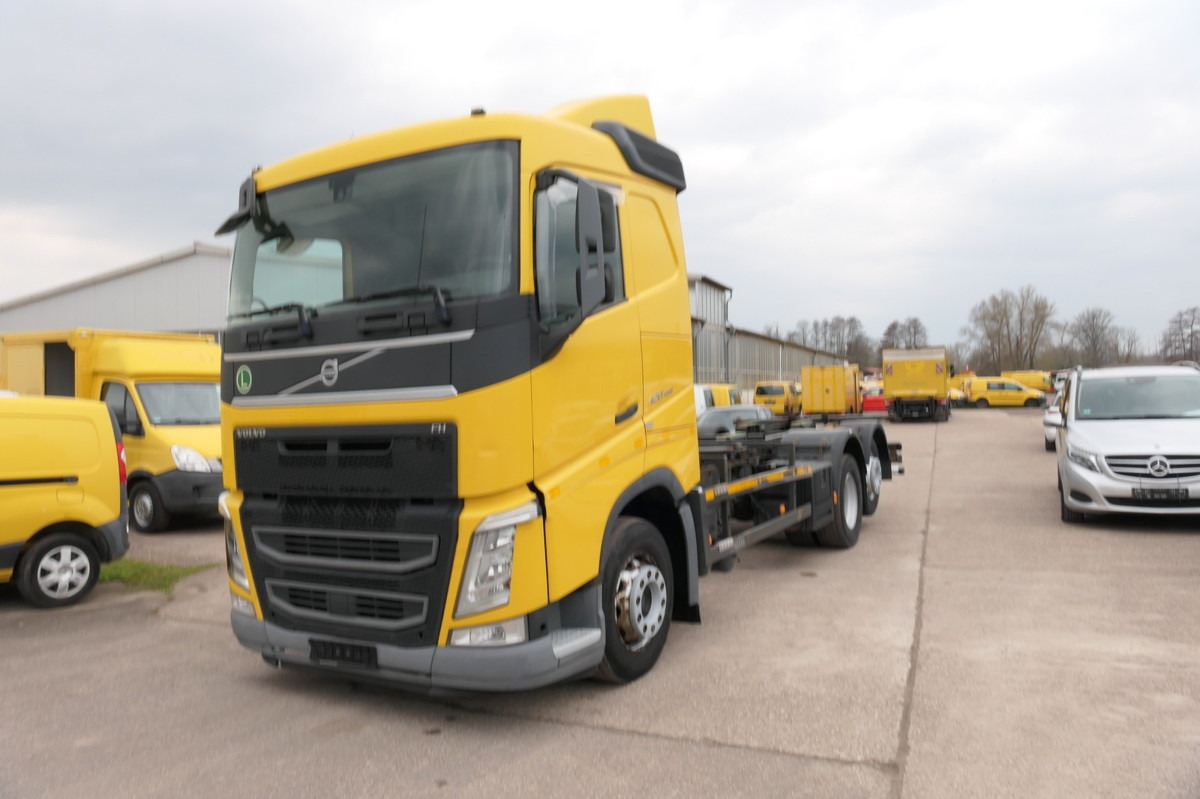 VOLVO FH 26.420 6x2 BDF - Camión portacontenedore/ Intercambiable: foto 3 VOLVO FH 26.420 6x2 BDF - Camión portacontenedore/ Intercambiable: foto 3