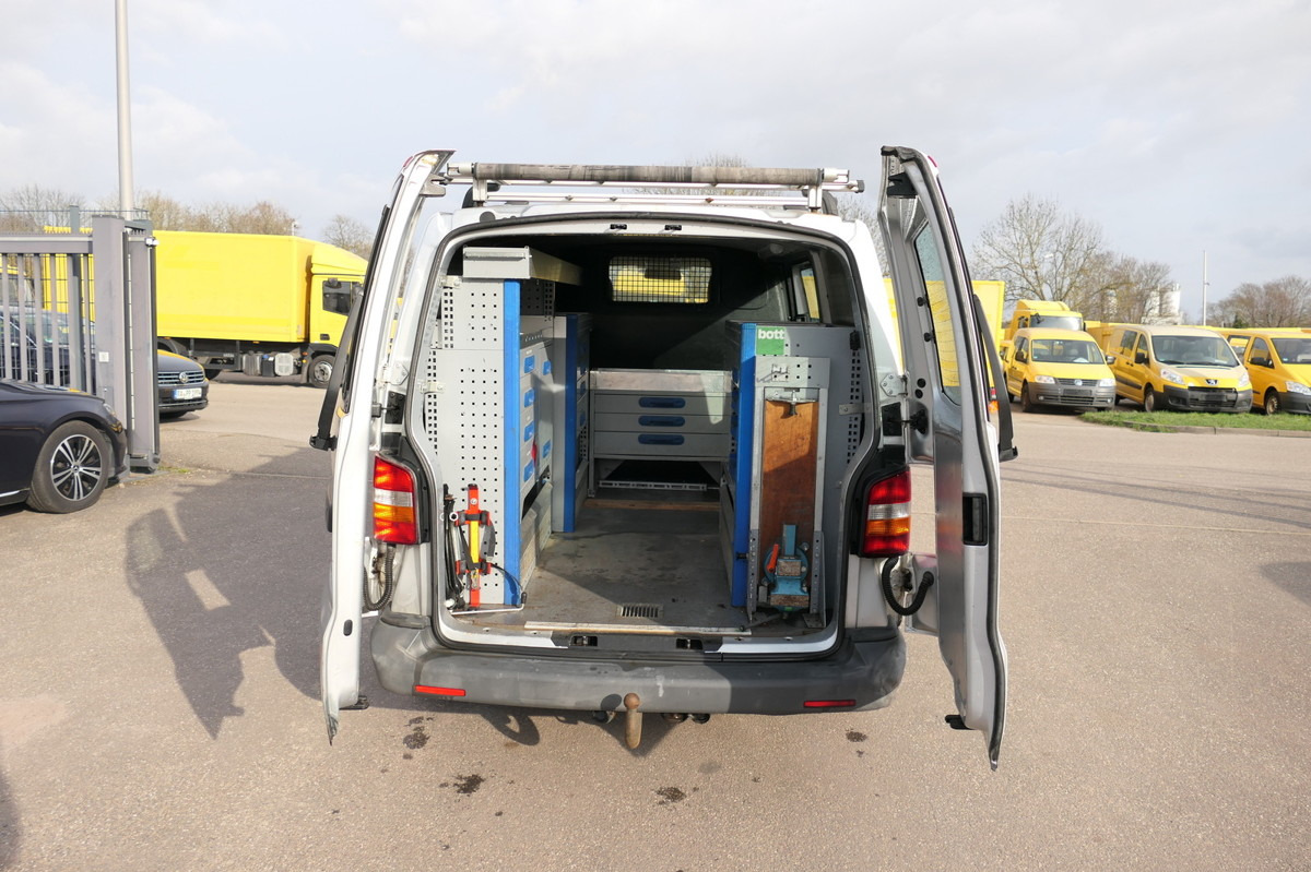 VW T5 Transporter 2.5 TDI 4Motion Werkstatteinbau A - Furgoneta pequeña: foto 1 VW T5 Transporter 2.5 TDI 4Motion Werkstatteinbau A - Furgoneta pequeña: foto 1