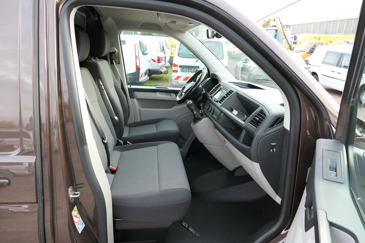 Furgoneta pequeña VW T6 2.0 TDI Lang Klima AHK Standheizung 3-Sitzer: foto 9