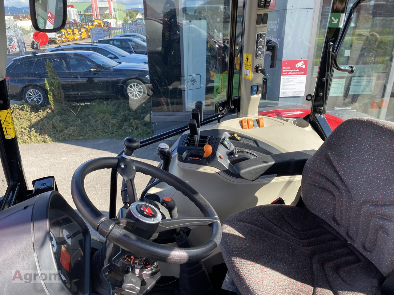 Tractor Massey Ferguson 4709: foto 12