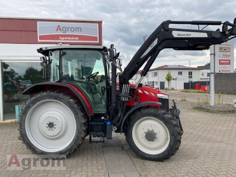 Massey Ferguson 5711 - Tractor: foto 3 Massey Ferguson 5711 - Tractor: foto 3