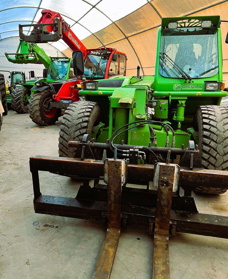 Merlo P38.10 Turbo Farmer - Manipulador telescópico: foto 1 Merlo P38.10 Turbo Farmer - Manipulador telescópico: foto 1