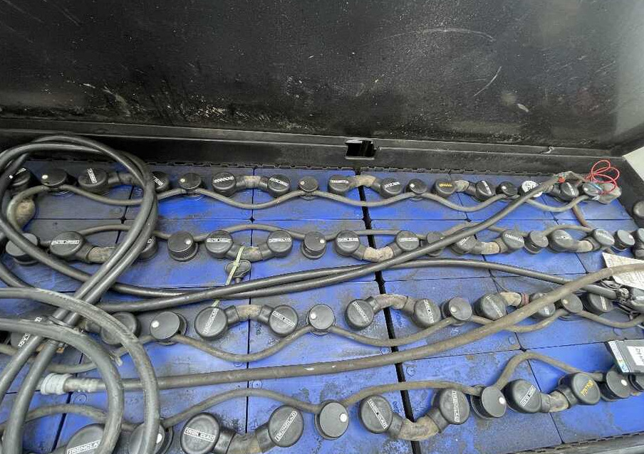 B-P Battioni e Pagani ML T4-1200 (batt. 2019) - Carretilla de 4 vías: foto 5 B-P Battioni e Pagani ML T4-1200 (batt. 2019) - Carretilla de 4 vías: foto 5