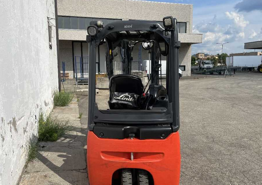 LINDE E 16-02 - Carretilla elevadora eléctrica: foto 4 LINDE E 16-02 - Carretilla elevadora eléctrica: foto 4