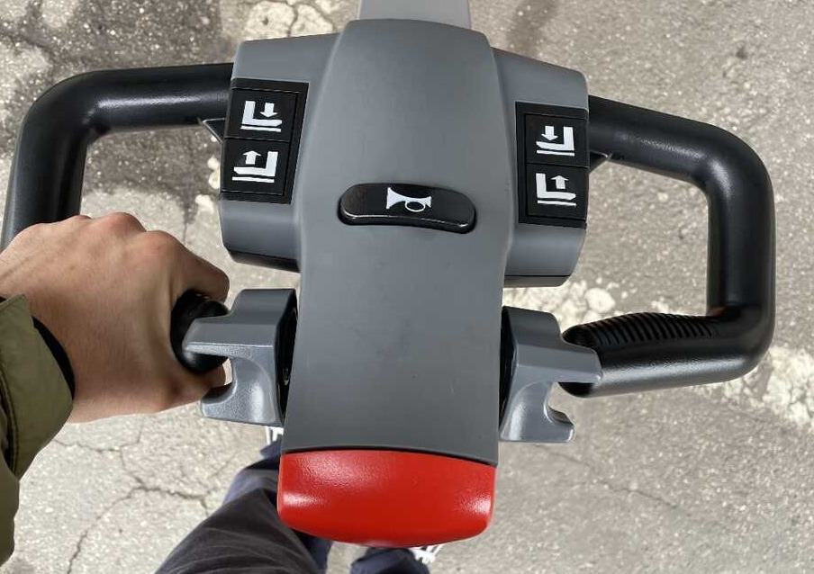 Still ECH 15 (30 Ah) PUx1 - Transpaleta: foto 4 Still ECH 15 (30 Ah) PUx1 - Transpaleta: foto 4