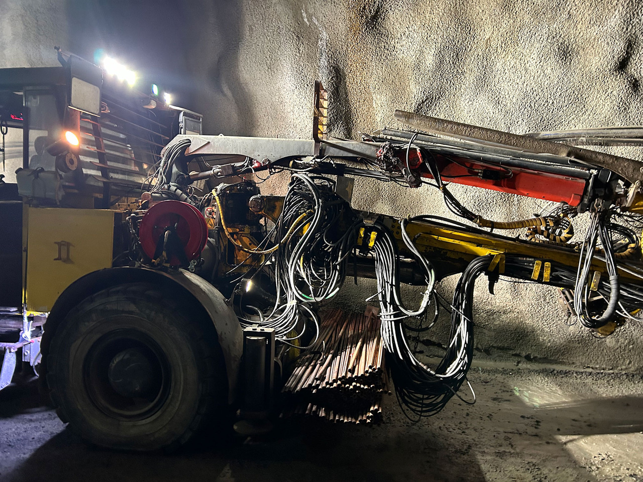 Atlas Copco Boltec EC - Perforadora direccional horizontal: foto 4 Atlas Copco Boltec EC - Perforadora direccional horizontal: foto 4