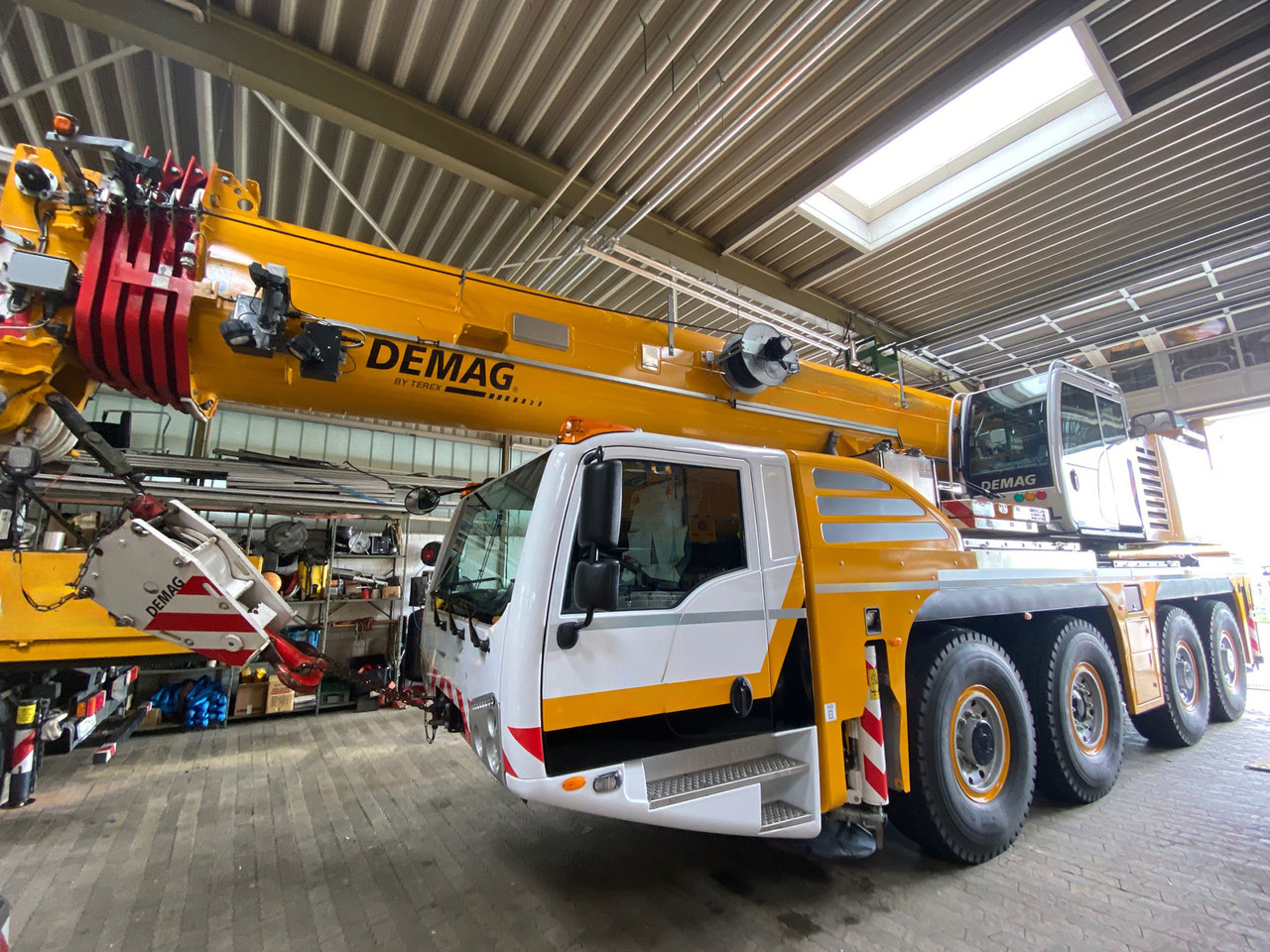 Demag AC 100-4L - Autogrúa: foto 1 Demag AC 100-4L - Autogrúa: foto 1