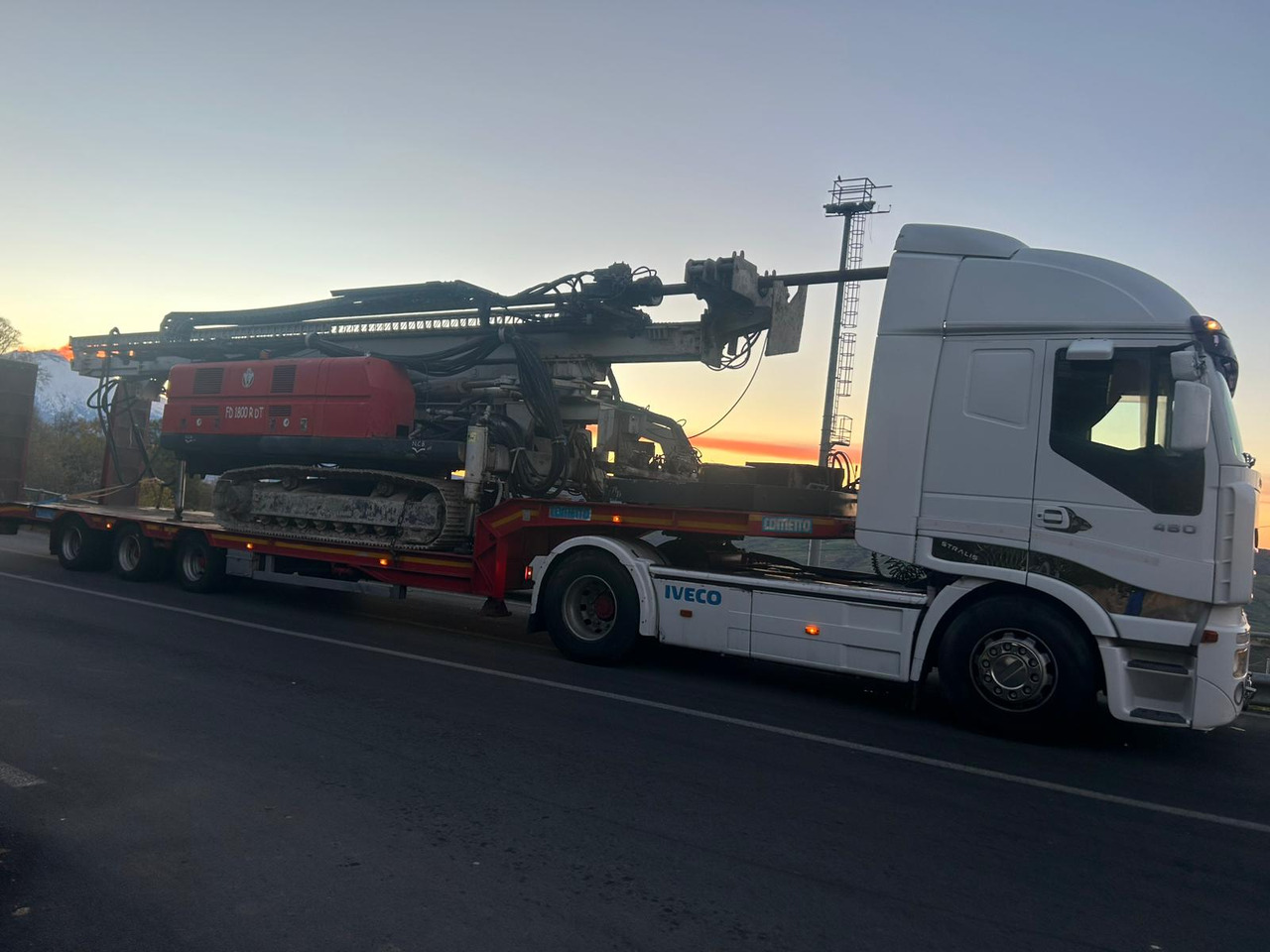 NCB FD 1800 RD-T - Martillo de hinca de pilotes: foto 4 NCB FD 1800 RD-T - Martillo de hinca de pilotes: foto 4