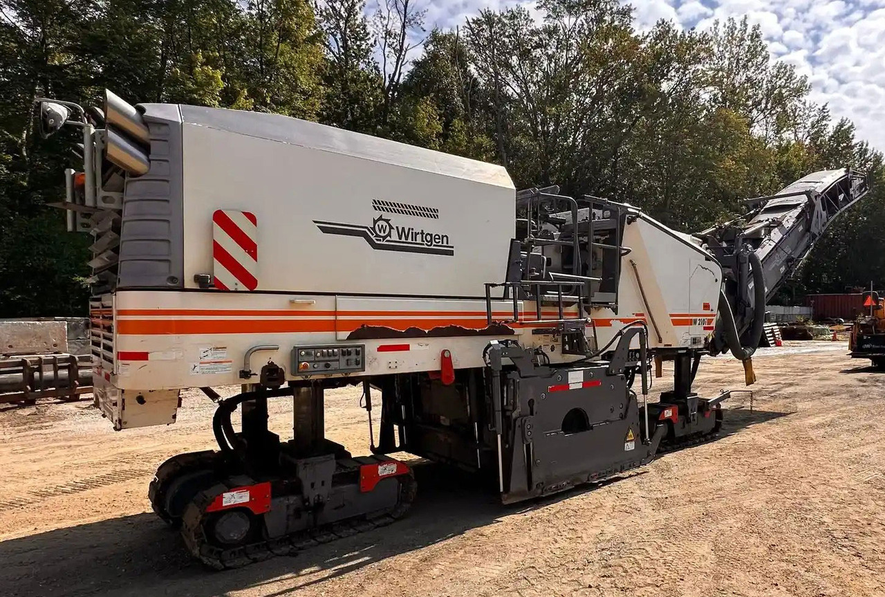 Wirtgen W 210 i - Fresadora en frío: foto 1 Wirtgen W 210 i - Fresadora en frío: foto 1