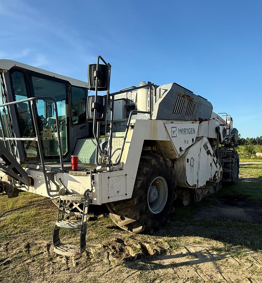 Wirtgen WR 240 I - Estabilizador de suelos: foto 5 Wirtgen WR 240 I - Estabilizador de suelos: foto 5