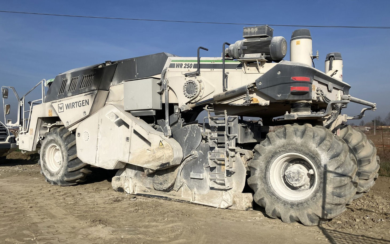 Wirtgen WR 250 I - Estabilizador de suelos: foto 4 Wirtgen WR 250 I - Estabilizador de suelos: foto 4