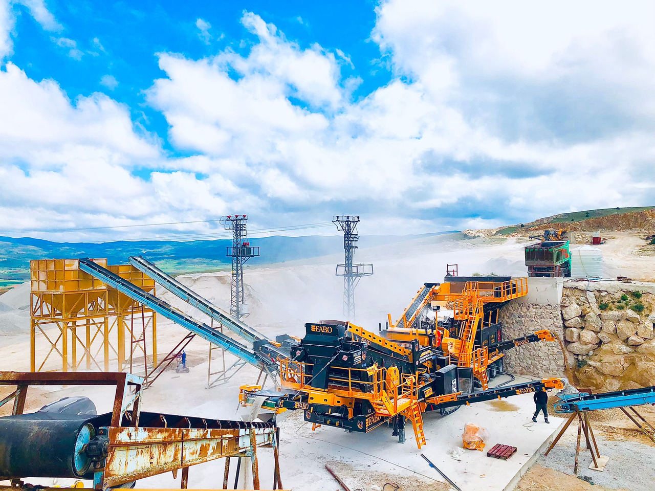 Maquinaria para minería nuevo FABO MOBILE CRUSHING PLANT: foto 1