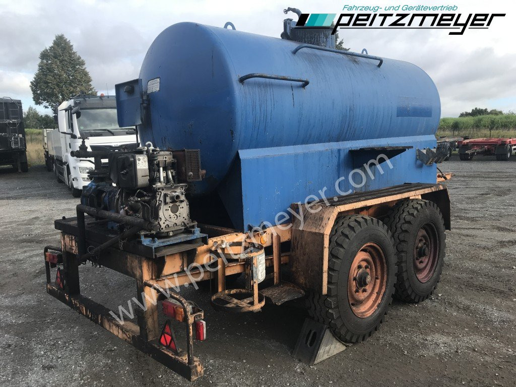 BATHE TANDEMANHÄNGER Bitum / Teerkocher 3,5 m³ Hatz Diesel-Motor 1 B 40 - Distribuidor de asfalto: foto 1 BATHE TANDEMANHÄNGER Bitum / Teerkocher 3,5 m³ Hatz Diesel-Motor 1 B 40 - Distribuidor de asfalto: foto 1