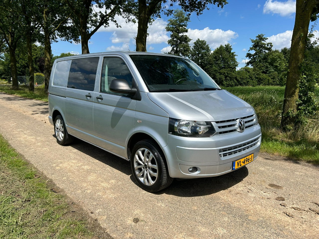 Volkswagen Transporter 2.0 TDI Bleumotion Technology L1 H1 114 PK apk 14-12-2024 Airco NL - Furgoneta pequeña: foto 1 Volkswagen Transporter 2.0 TDI Bleumotion Technology L1 H1 114 PK apk 14-12-2024 Airco NL - Furgoneta pequeña: foto 1