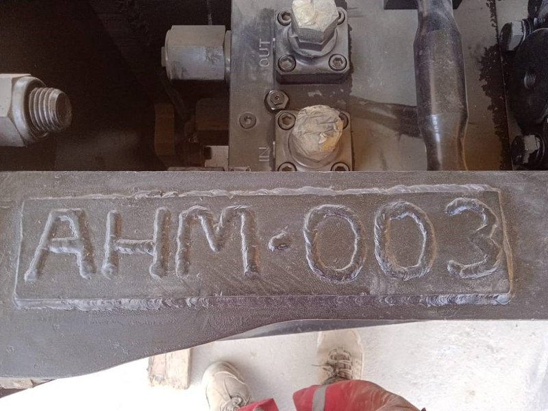 Cat H180GC Hammer (2 pcs available in Abu Dhabi) - Martillo hidráulico para Maquinaria de construcción: foto 2 Cat H180GC Hammer (2 pcs available in Abu Dhabi) - Martillo hidráulico para Maquinaria de construcción: foto 2