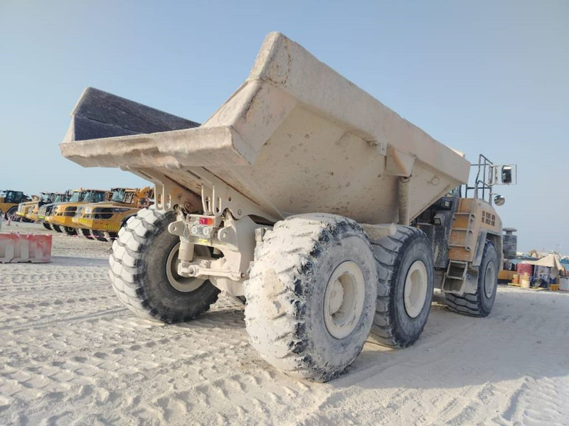 Komatsu HM400-3R (4 pieces available in Abu Dhabi) - Dúmper articulado: foto 5 Komatsu HM400-3R (4 pieces available in Abu Dhabi) - Dúmper articulado: foto 5