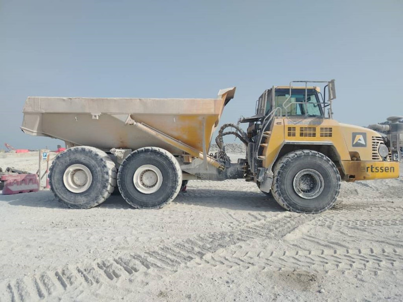 Komatsu HM400-3R (4 pieces available in Abu Dhabi) - Dúmper articulado: foto 2 Komatsu HM400-3R (4 pieces available in Abu Dhabi) - Dúmper articulado: foto 2