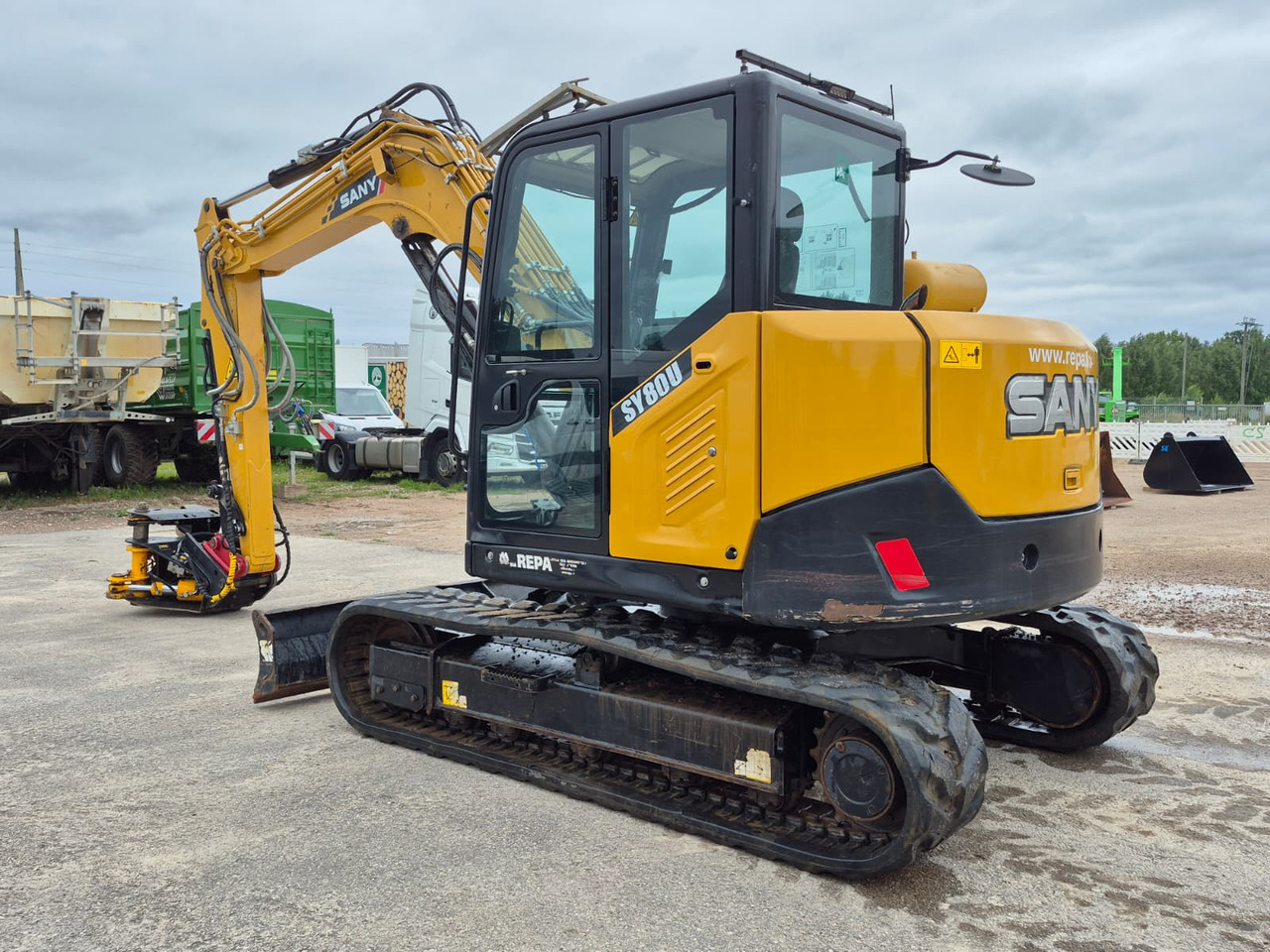 SANY SY80U, with tree shear TMK300 - Excavadora de cadenas: foto 2 SANY SY80U, with tree shear TMK300 - Excavadora de cadenas: foto 2