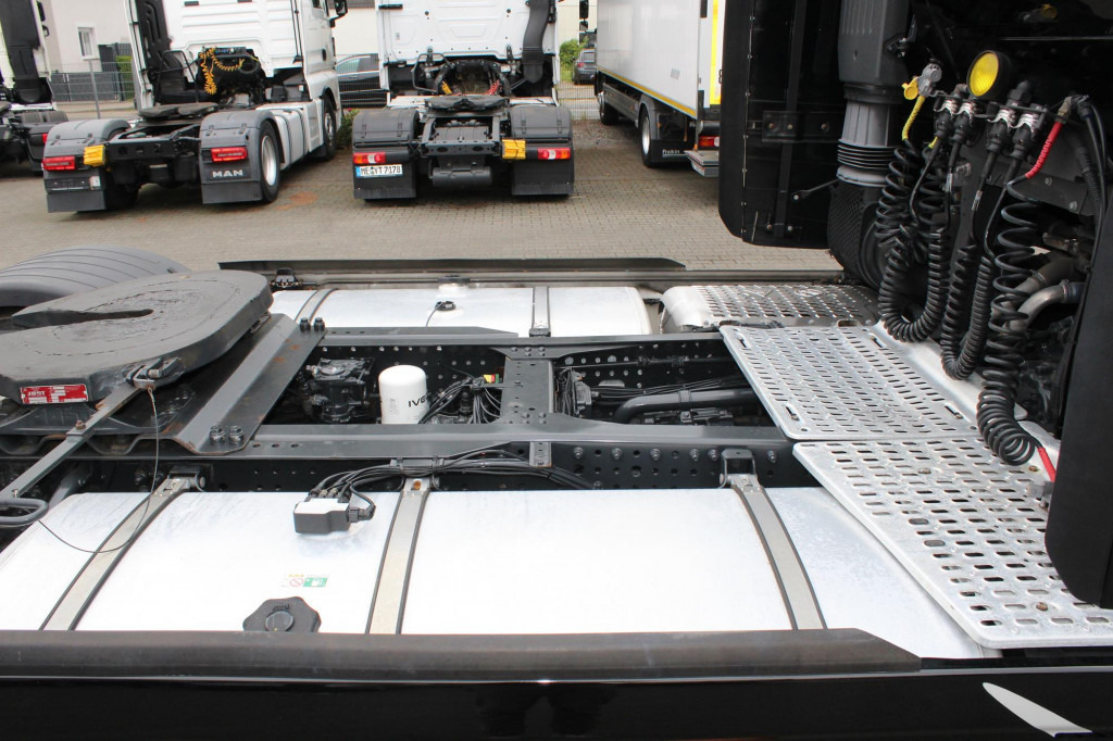 Iveco S-Way 480 Retarder Standklima 2Tanks Navi LED - Cabeza tractora: foto 2 Iveco S-Way 480 Retarder Standklima 2Tanks Navi LED - Cabeza tractora: foto 2