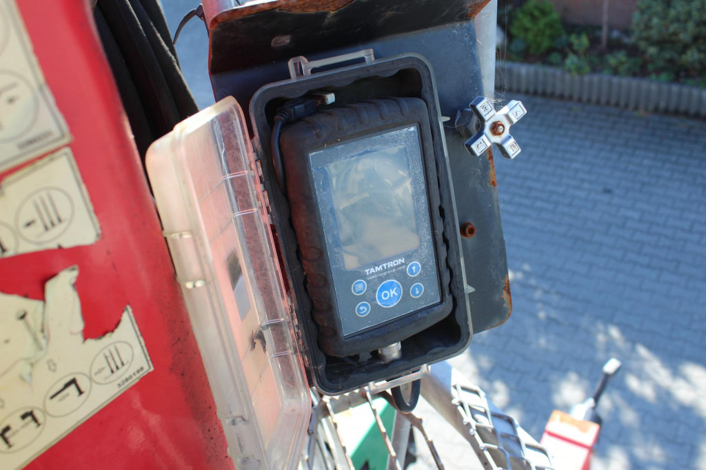 MAN TGX 33.560 D38Motor 6x4 Intarder KESLA-Holzkran - Camión forestal, Camión grúa: foto 5 MAN TGX 33.560 D38Motor 6x4 Intarder KESLA-Holzkran - Camión forestal, Camión grúa: foto 5