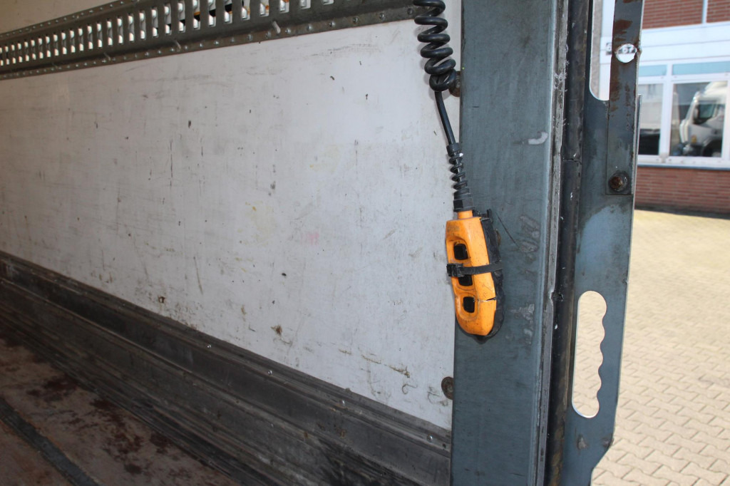 Renault D 280E6 Wide Koffer LBW nur 268Tkm! - Camión caja cerrada: foto 4 Renault D 280E6 Wide Koffer LBW nur 268Tkm! - Camión caja cerrada: foto 4