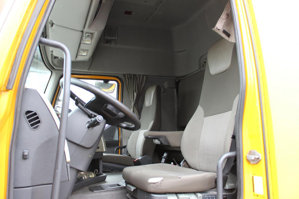 Renault Premium 380DXi BDF Schlafkabine LBW AHK 298 TKm - Camión chasis: foto 5 Renault Premium 380DXi BDF Schlafkabine LBW AHK 298 TKm - Camión chasis: foto 5