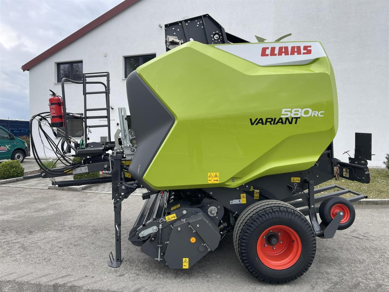 CLAAS Variant 580 RC PRO, neuwertige Rundballenpresse, Baujahr 2023 - Rotoempacadora: foto 2 CLAAS Variant 580 RC PRO, neuwertige Rundballenpresse, Baujahr 2023 - Rotoempacadora: foto 2