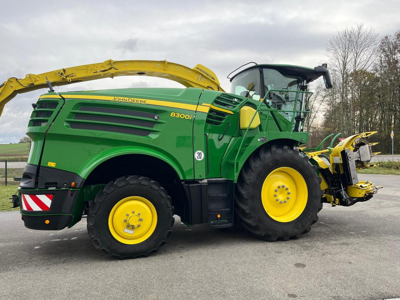 John Deere 8300i Feldhäcksler, Harvestlap, Pickup, Kemper, erst 910 Betriebsstunden, Baujahr 2018 - Cosechadora de forraje: foto 5 John Deere 8300i Feldhäcksler, Harvestlap, Pickup, Kemper, erst 910 Betriebsstunden, Baujahr 2018 - Cosechadora de forraje: foto 5