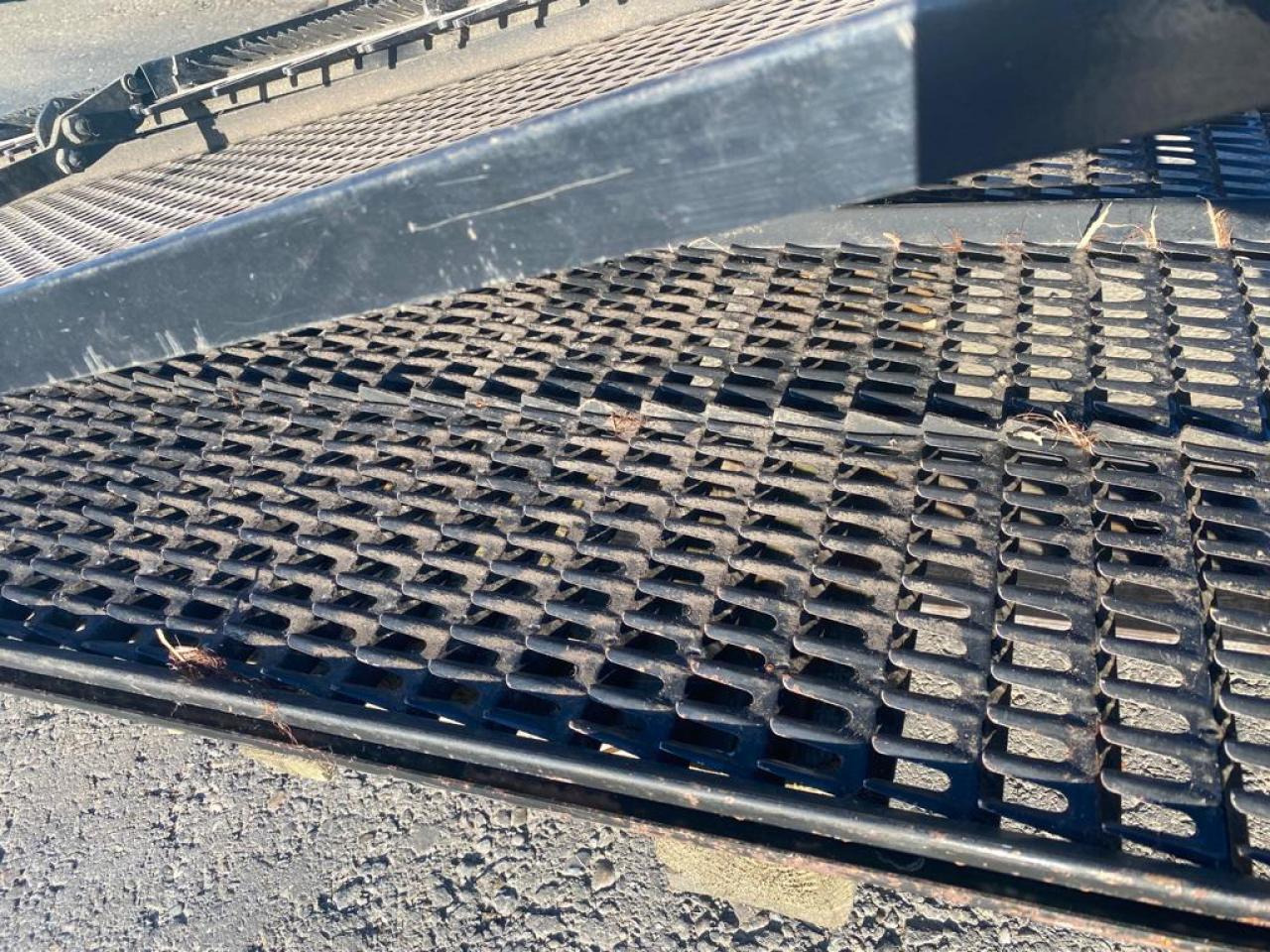 New Holland Maisausrüstung, Korb und Siebe für NH Mähdrescher TC 5.80 5080 5070 - Accesorios para cosechadoras: foto 4 New Holland Maisausrüstung, Korb und Siebe für NH Mähdrescher TC 5.80 5080 5070 - Accesorios para cosechadoras: foto 4