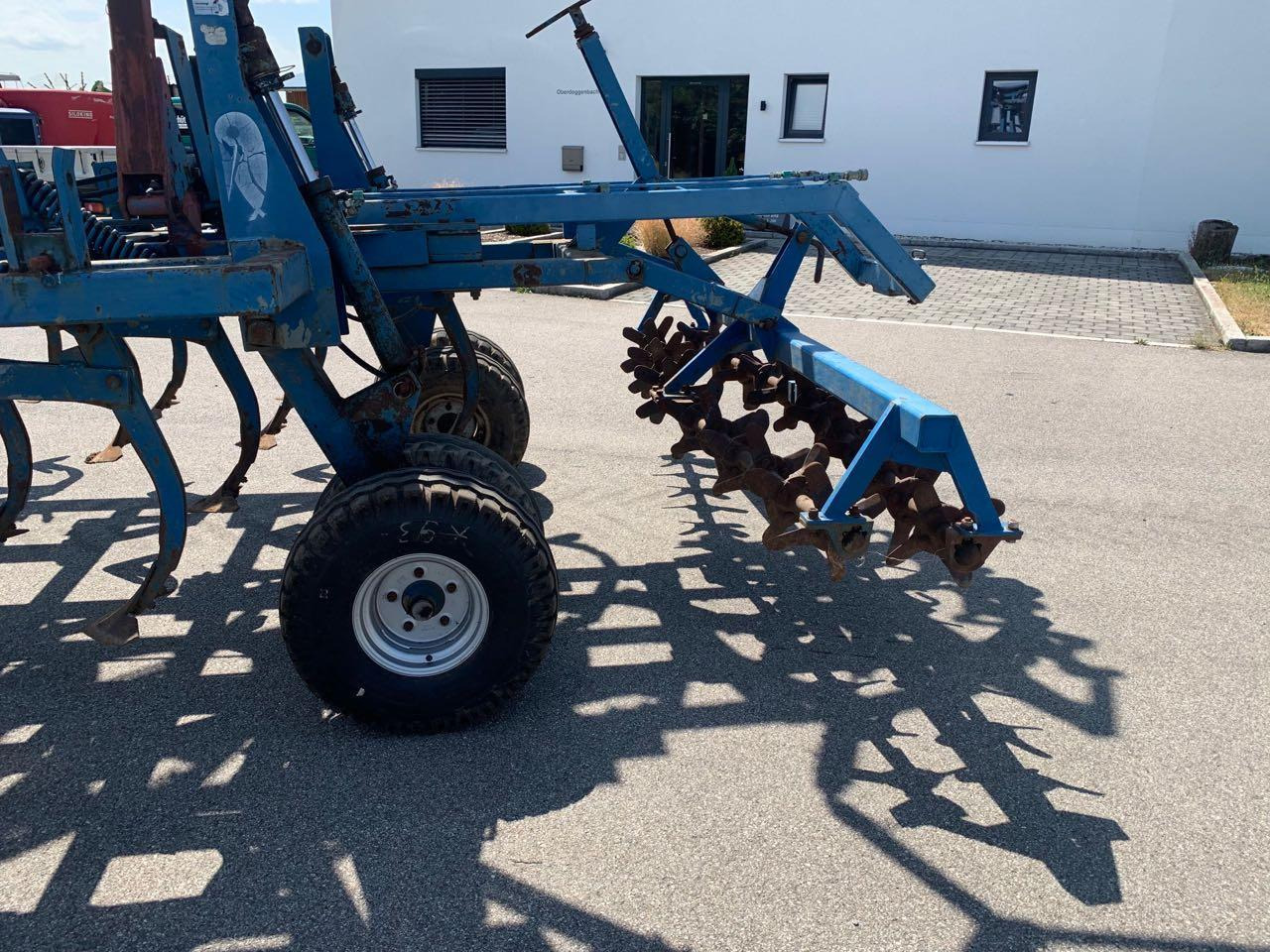 Rabe gezogener 4-balkiger Grubber mit Spatenrollegge - Cultivador: foto 5 Rabe gezogener 4-balkiger Grubber mit Spatenrollegge - Cultivador: foto 5